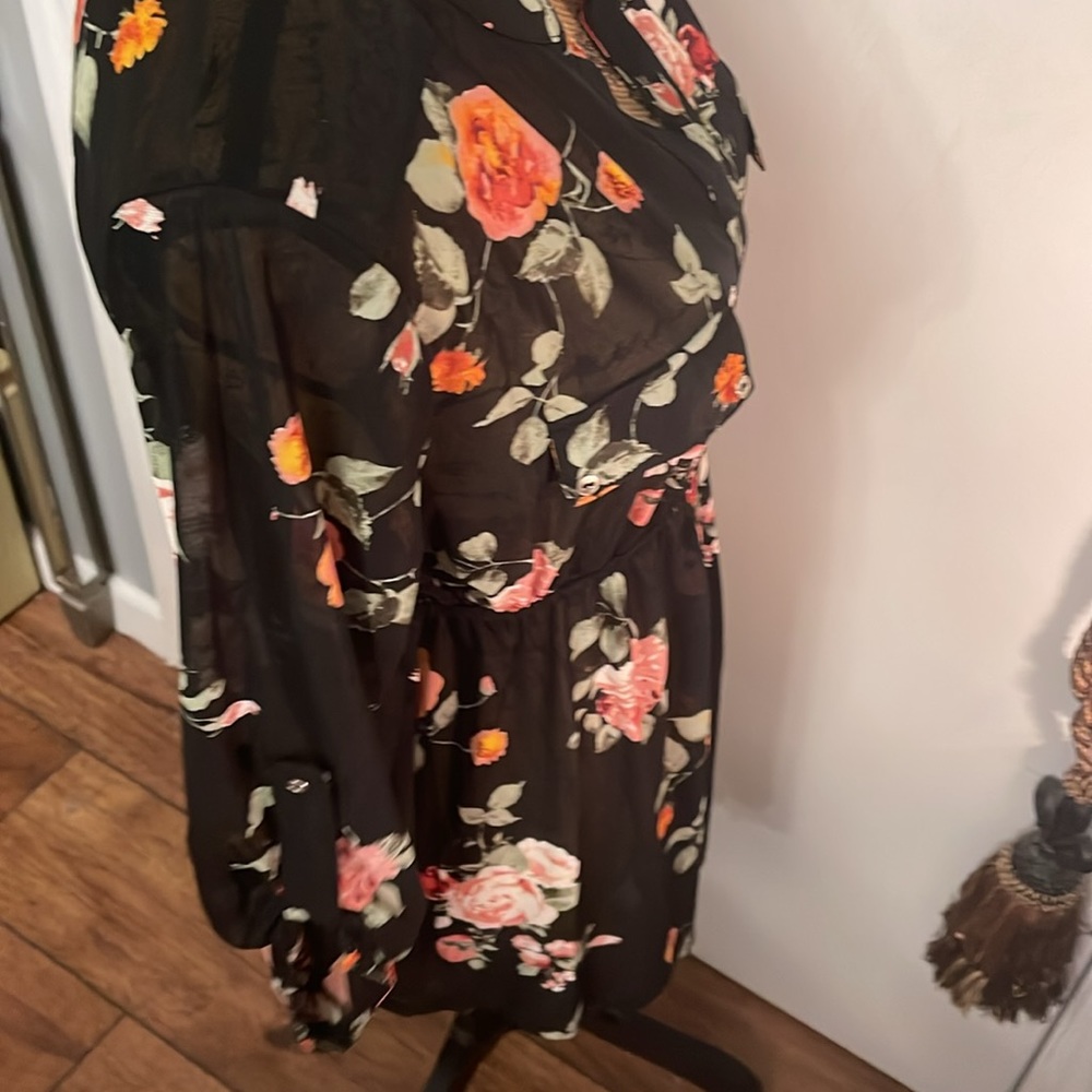 Top - Picture 4 of 9